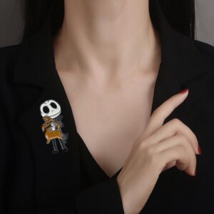 Scaring Skull Enamel Pin