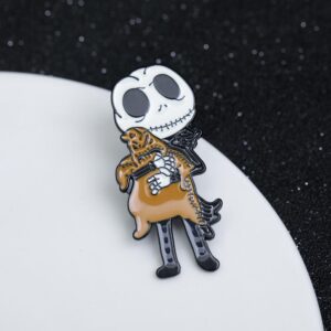 Scaring Skull Enamel Pin