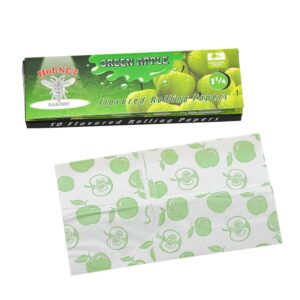 Hornet Apple Flavored Rolling Paper Box of 50 Booklets/2500 sheets