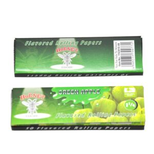 Hornet Apple Flavored Rolling Paper Box of 50 Booklets/2500 sheets